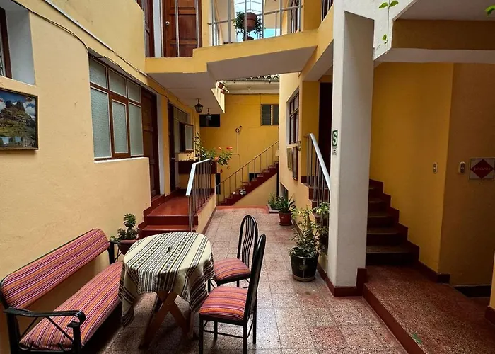 Huayna House Go