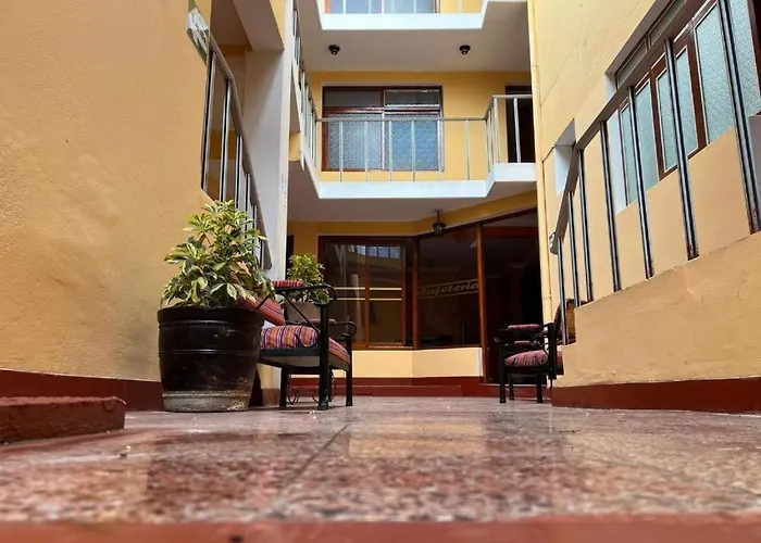 Huayna House Go